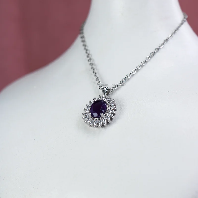 گردنی زنانه اماتیست (کد 22 جشنواره)