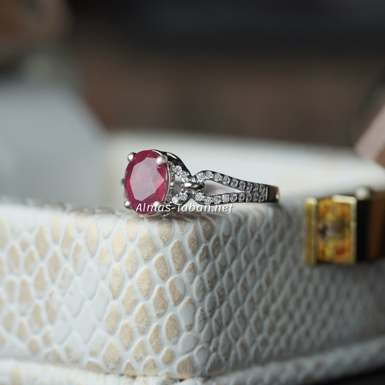 انگشتر زنانه یاقوت سرخ کد 740